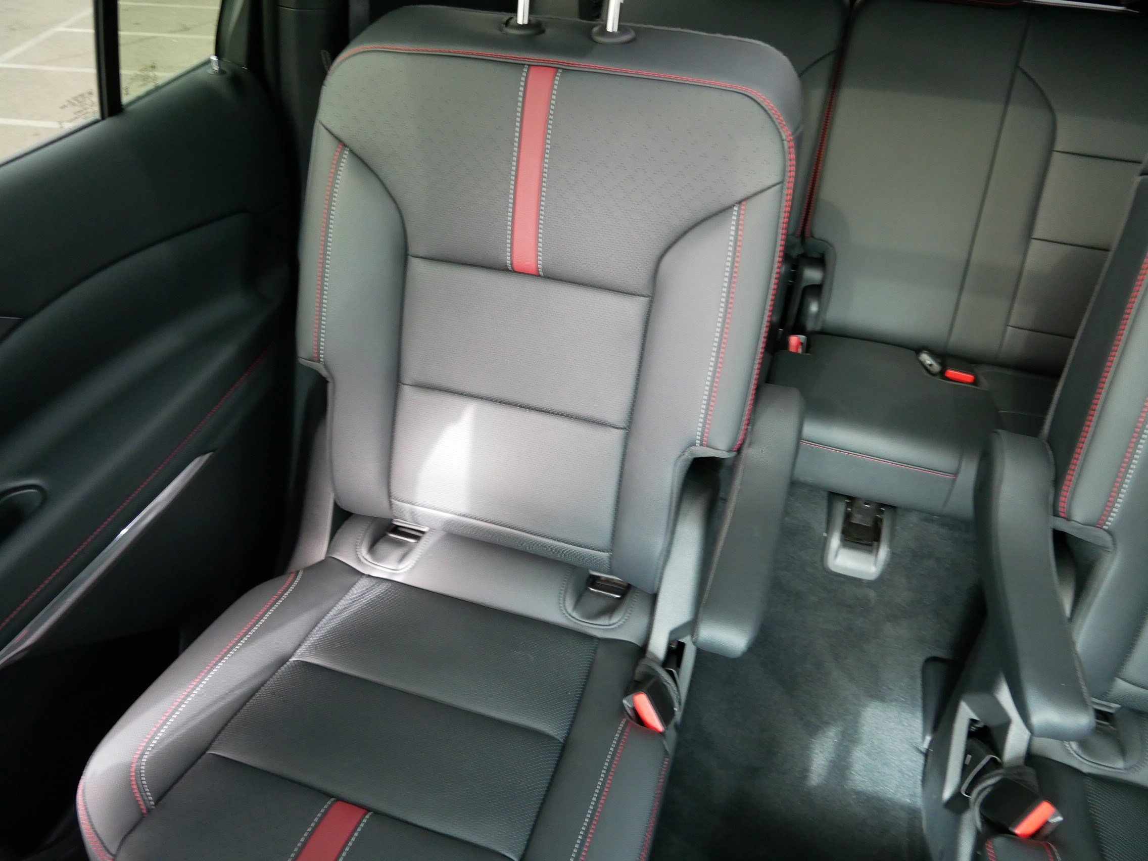 Used 2024 Chevrolet Traverse RS image 11