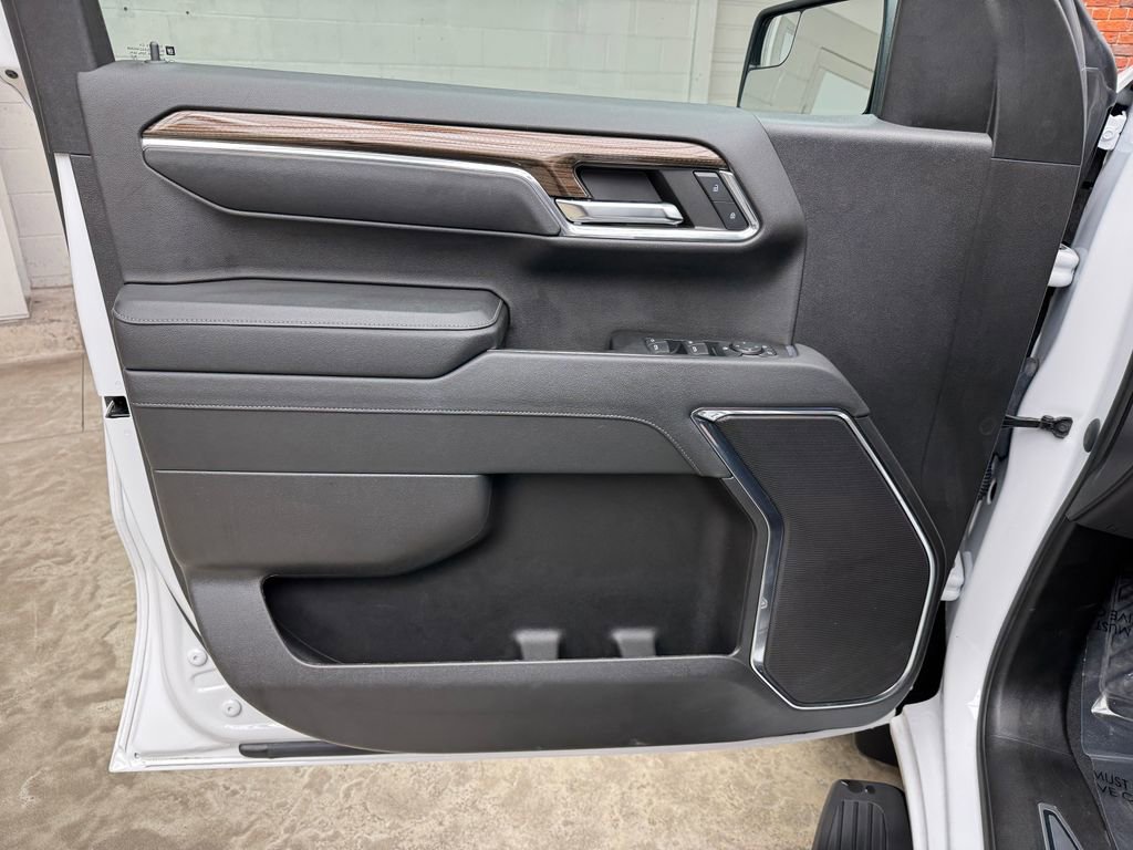 Used 2024 Chevrolet Silverado 1500 LT image 9