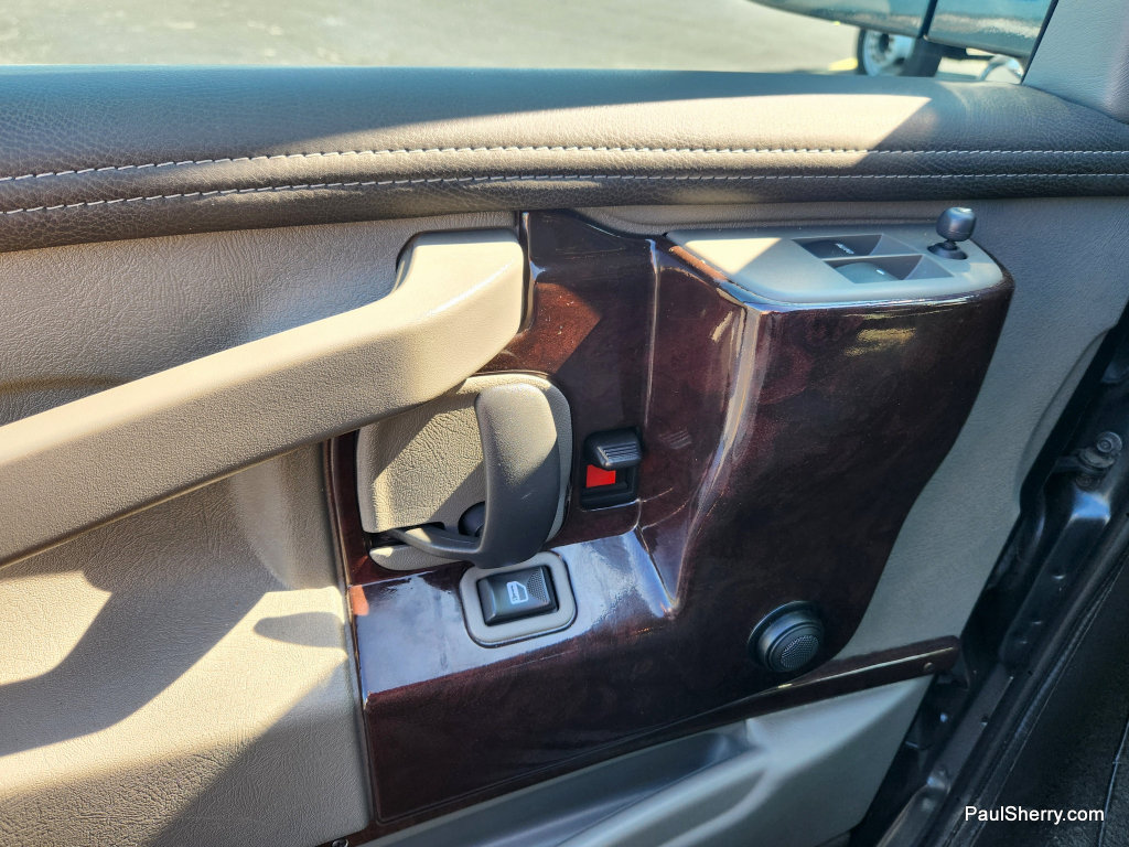 Used 2019 Chevrolet Express 2500 RWD image 25