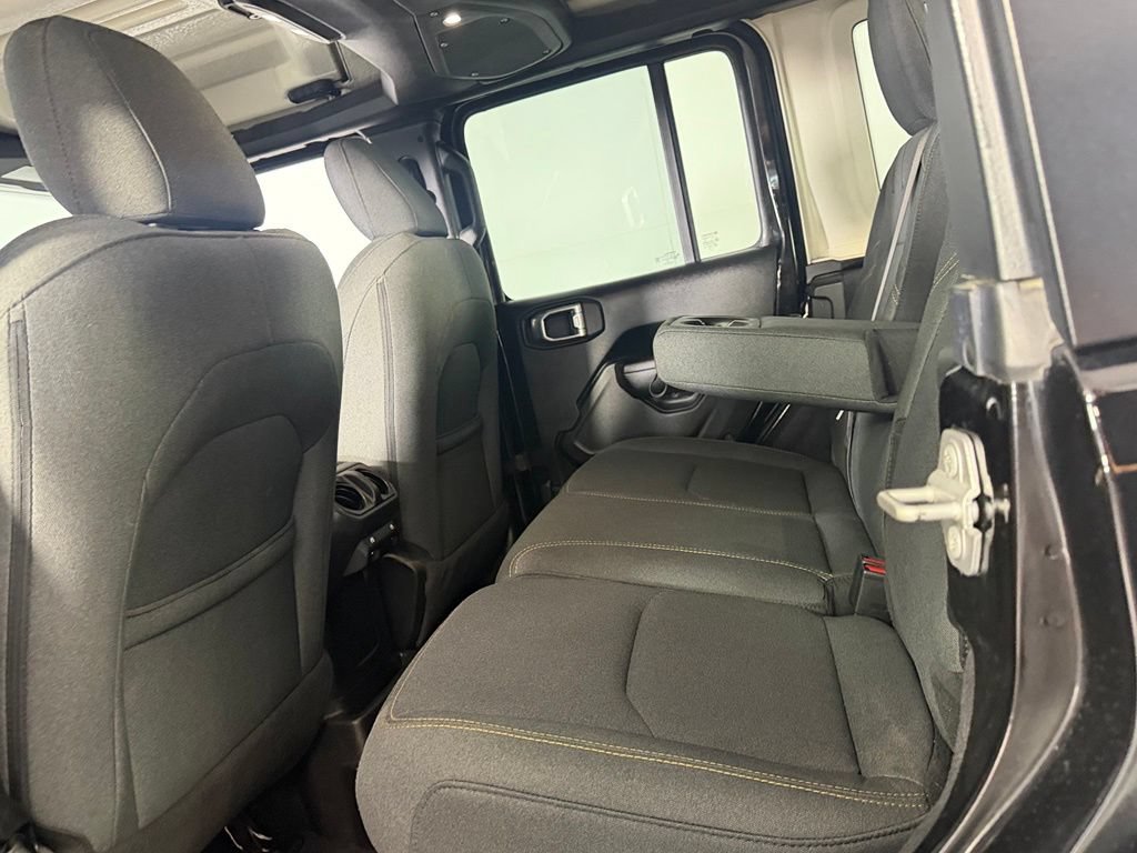 Used 2024 Jeep Wrangler Unlimited AWD/4WD image 25