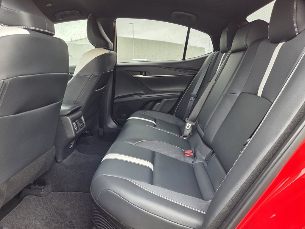 Used 2025 Toyota Camry SE w/ Convenience Package FWD image 29