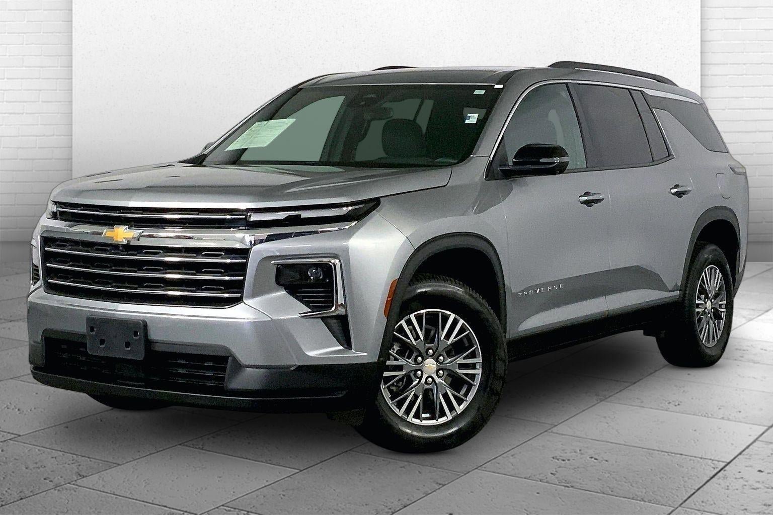 Used 2024 Chevrolet Traverse LT AWD/4WD image 12