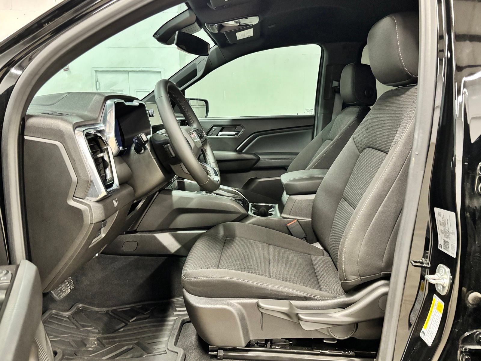 Used 2025 GMC Canyon Elevation AWD/4WD image 16
