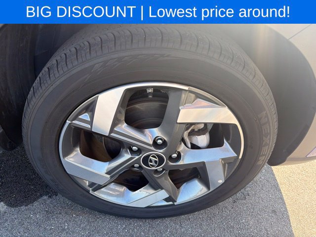Used 2025 Hyundai Venue SEL FWD image 5