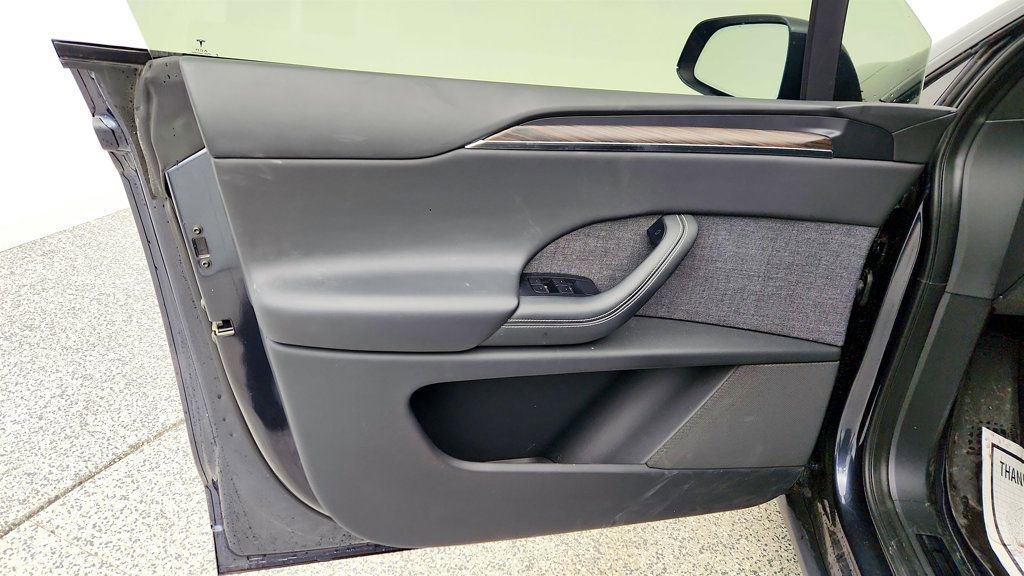 Used 2023 Tesla Model X image 11