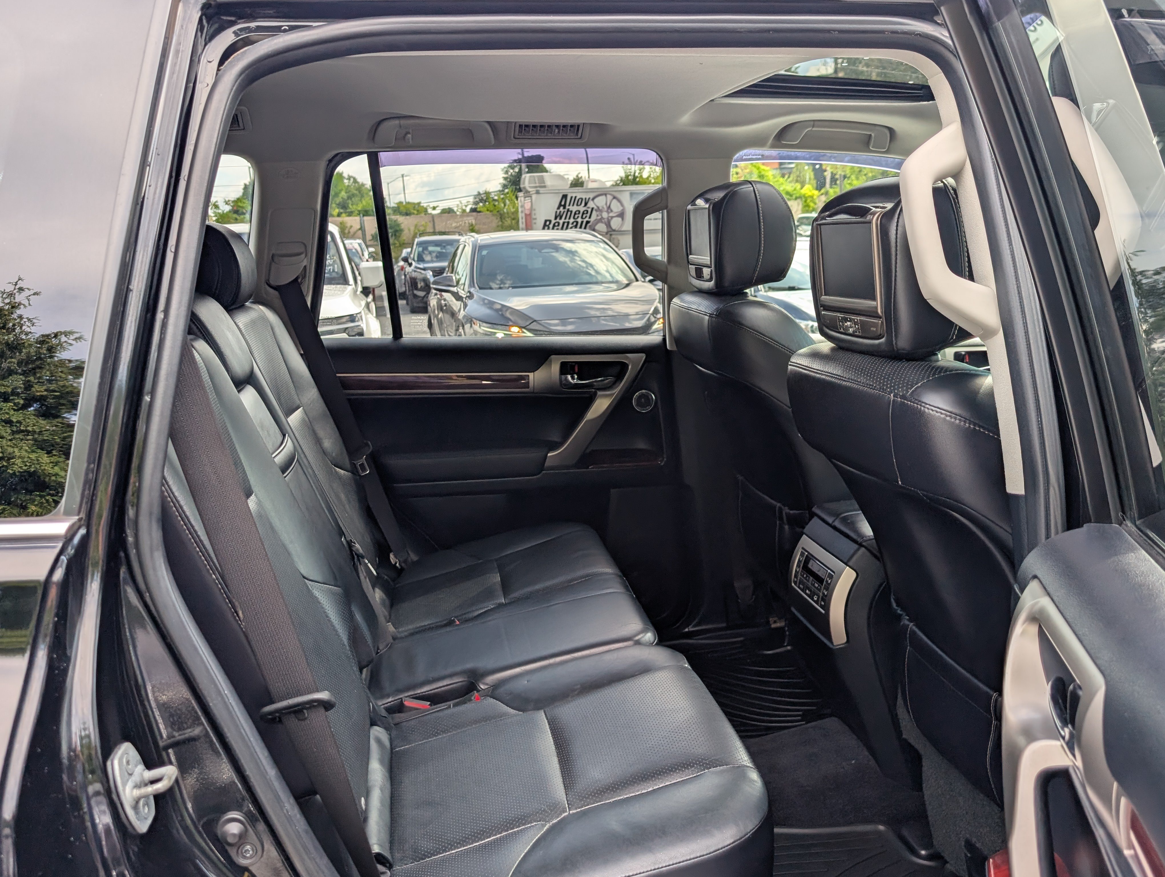 Used 2011 Lexus GX 460 Premium AWD/4WD image 12