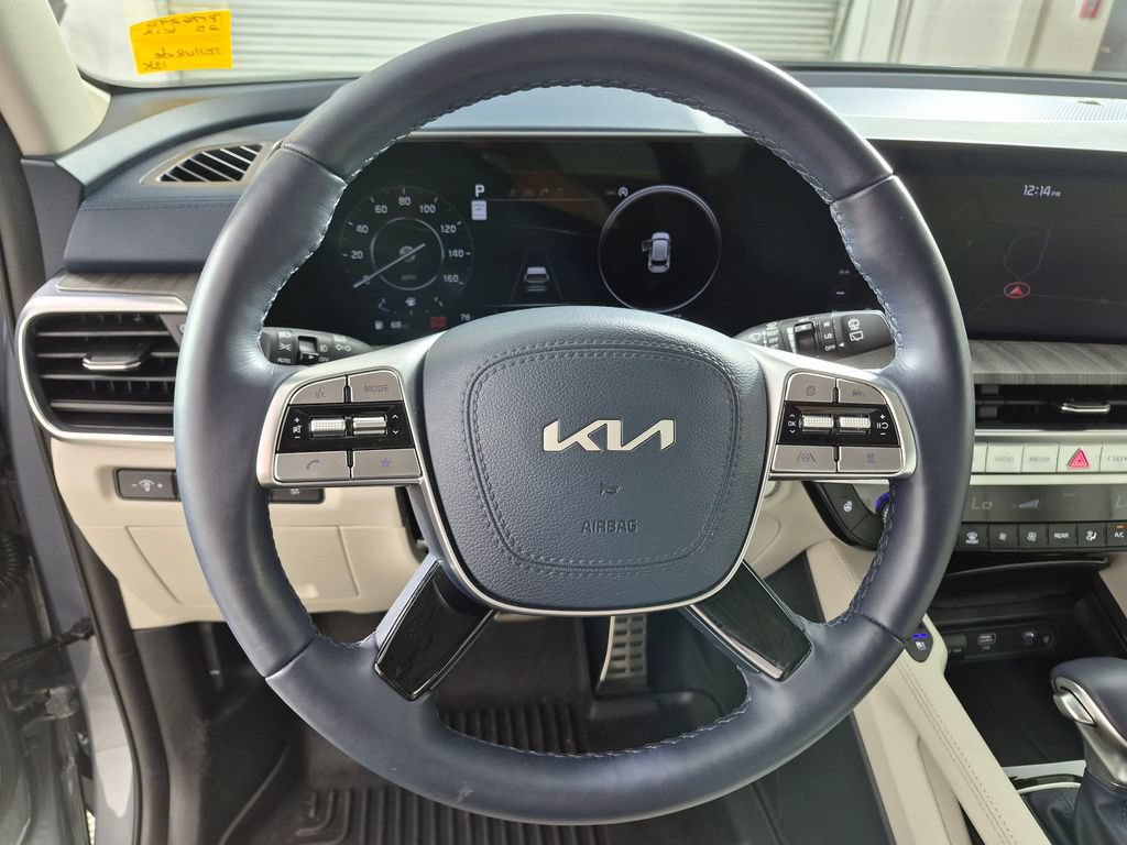 Used 2025 Kia Telluride SX w/ SX Captain's Chair Package AWD/4WD image 13