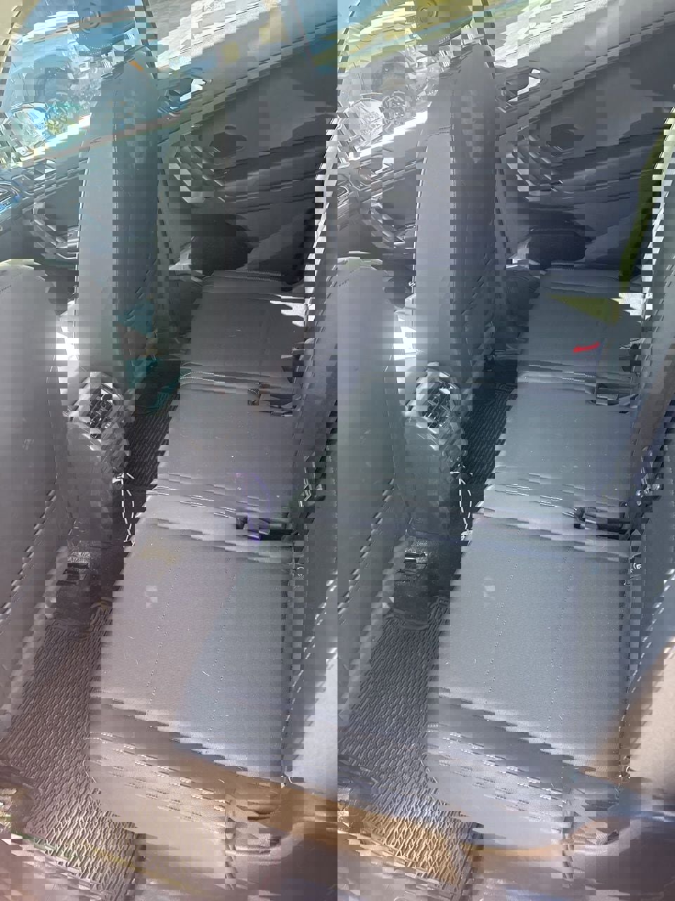 Used 2019 Volkswagen Tiguan SE image 3