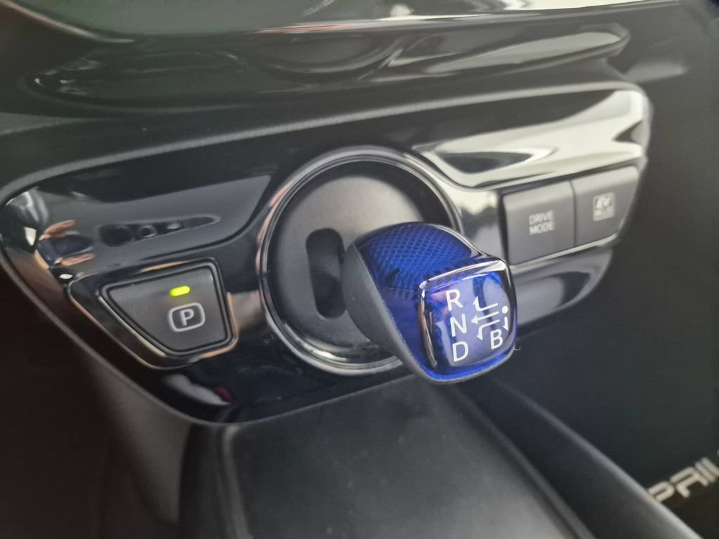 Used 2022 Toyota Prius LE FWD image 17