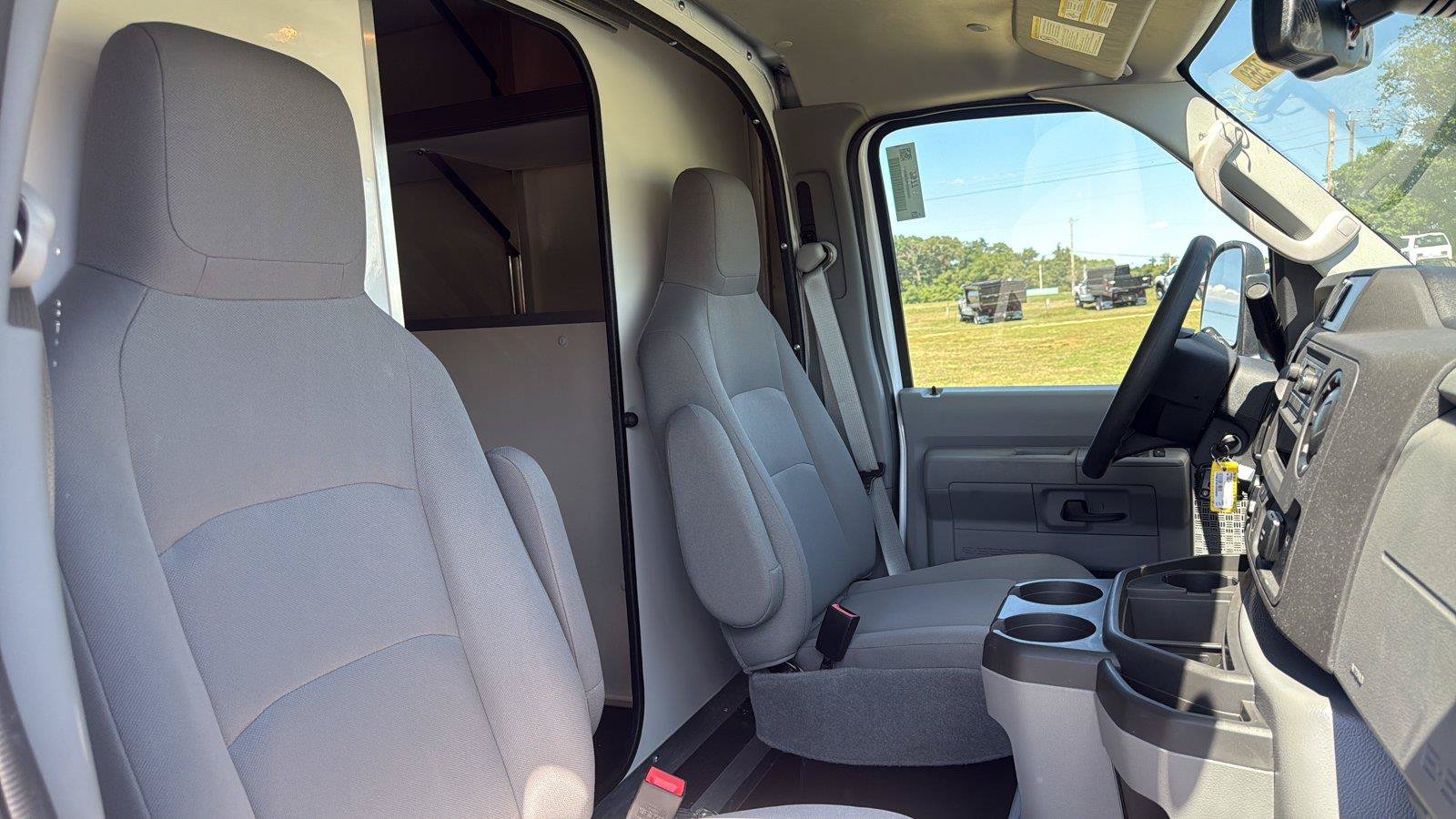 New 2027 Ford E-350 and Econoline 350 Super Duty w/ Power Equipment Group RWD image 15