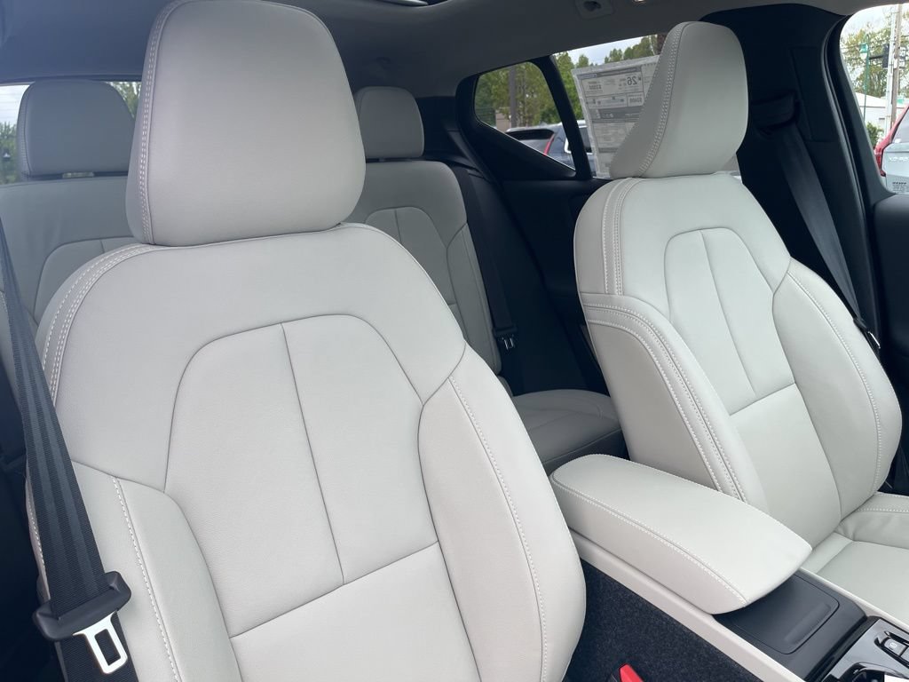 New 2026 Volvo XC40 B5 Ultra w/ Climate Package AWD/4WD image 21