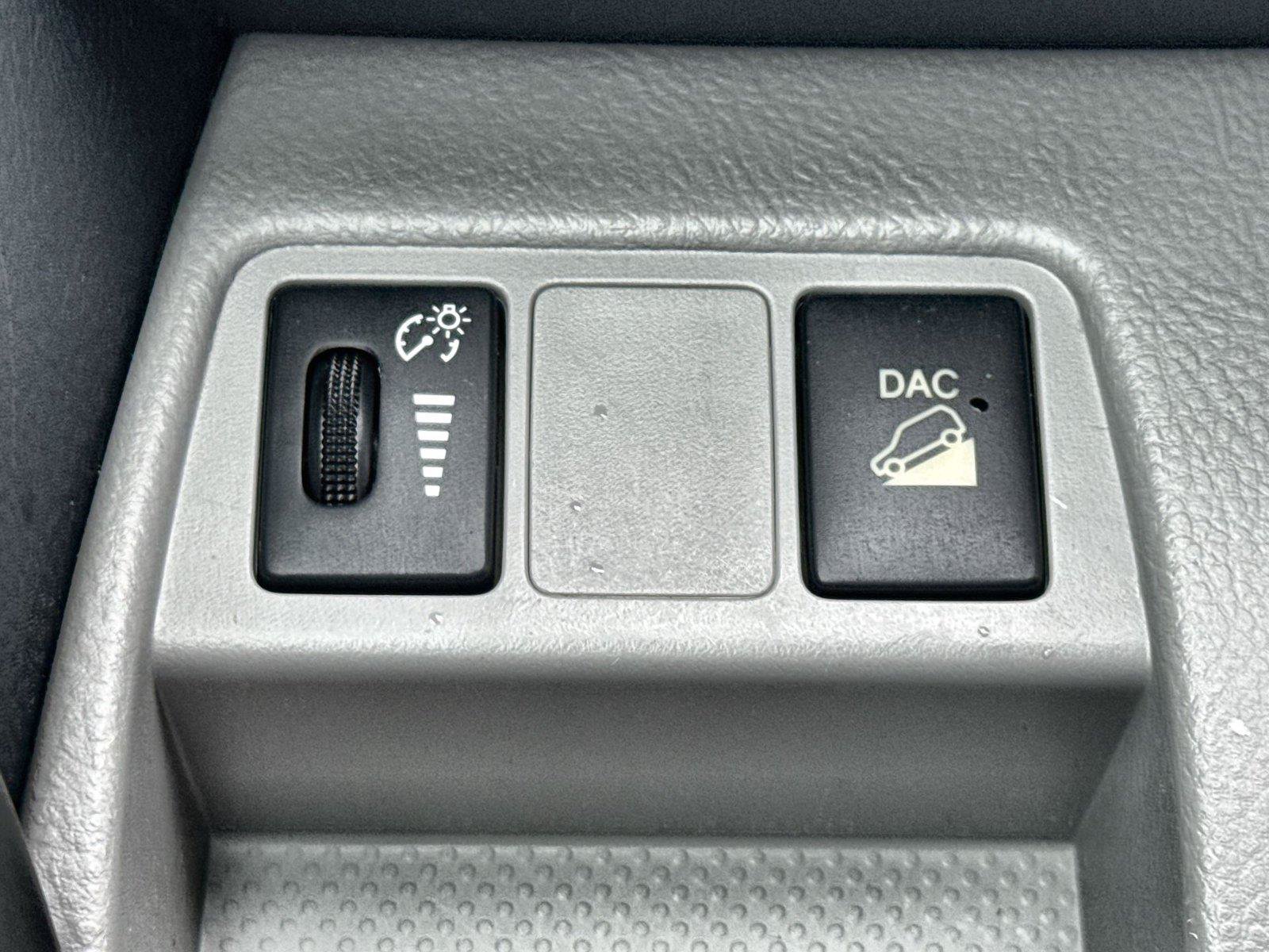 Used 2011 Toyota RAV4 Limited AWD/4WD image 31