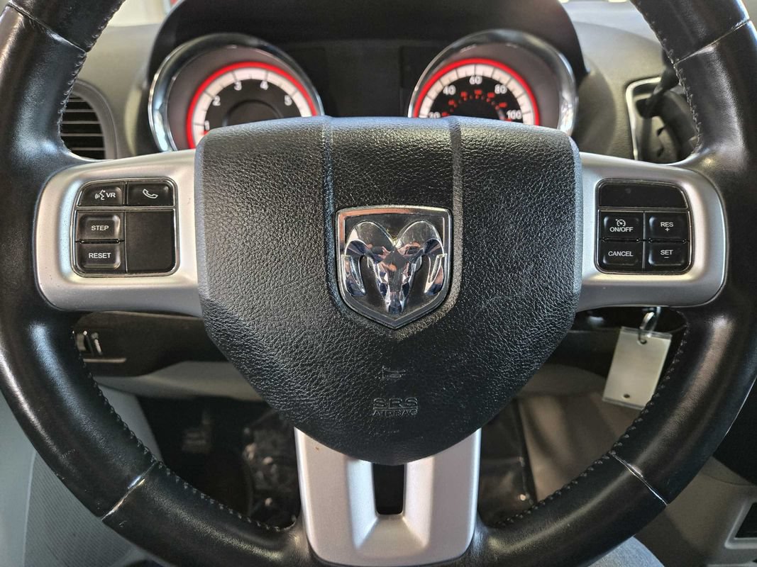 Used 2014 RAM C/V Tradesman w/ UConnect Hands-Free Group FWD image 13