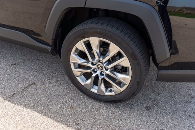 Used 2021 Toyota RAV4 XLE Premium AWD/4WD image 11