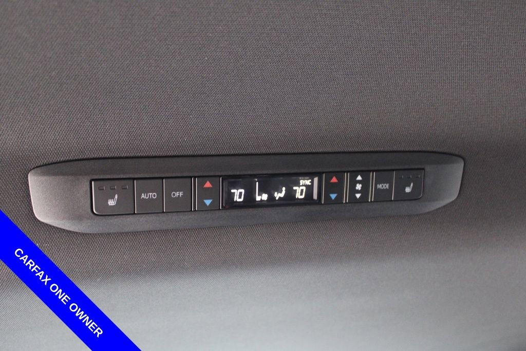 Used 2025 Toyota Sienna Platinum image 28