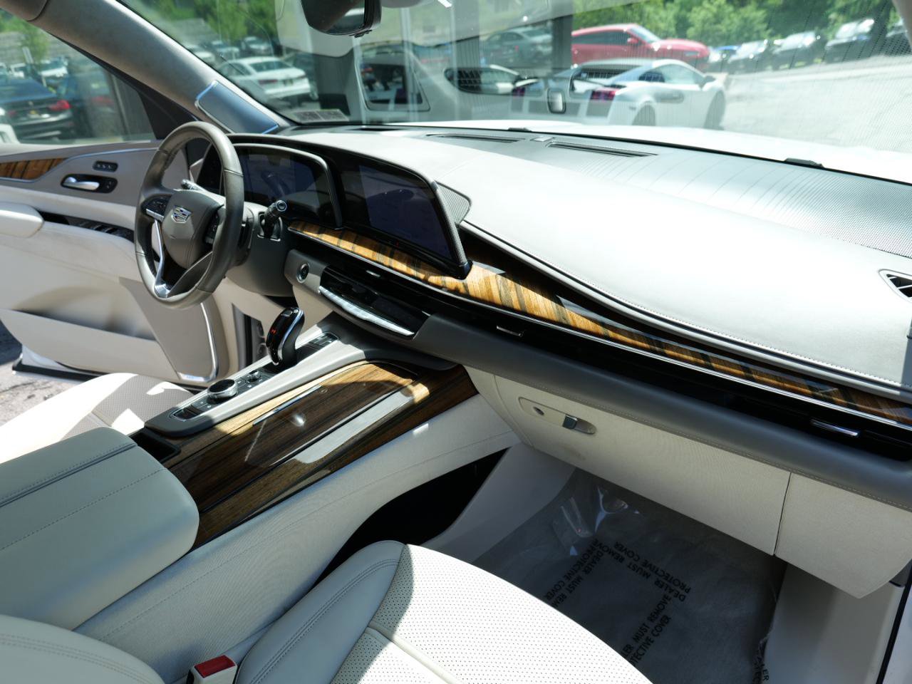 Used 2021 Cadillac Escalade Sport Platinum AWD/4WD image 37
