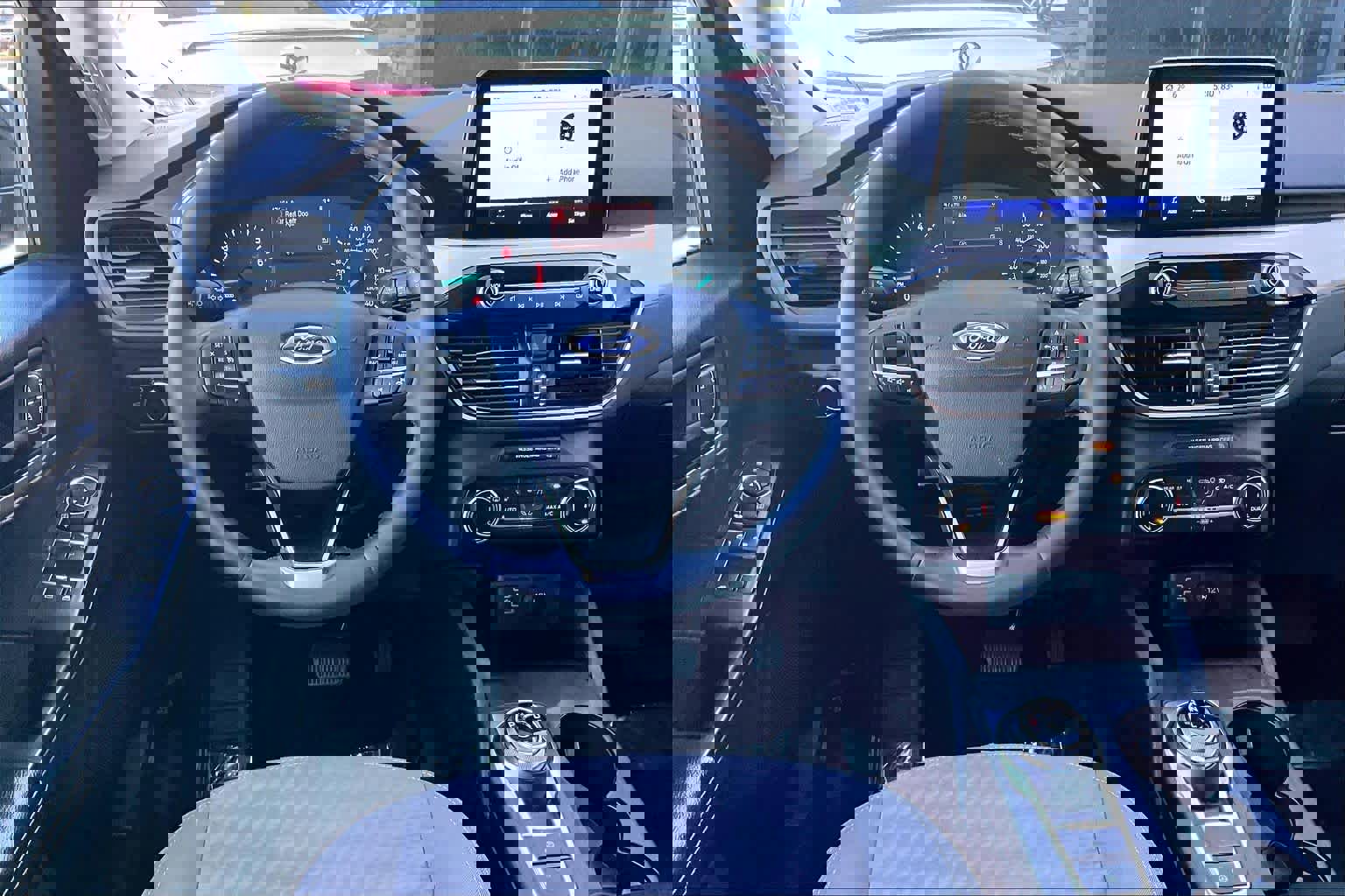 Used 2022 Ford Escape SE w/ SE Sport Appearance Package image 6