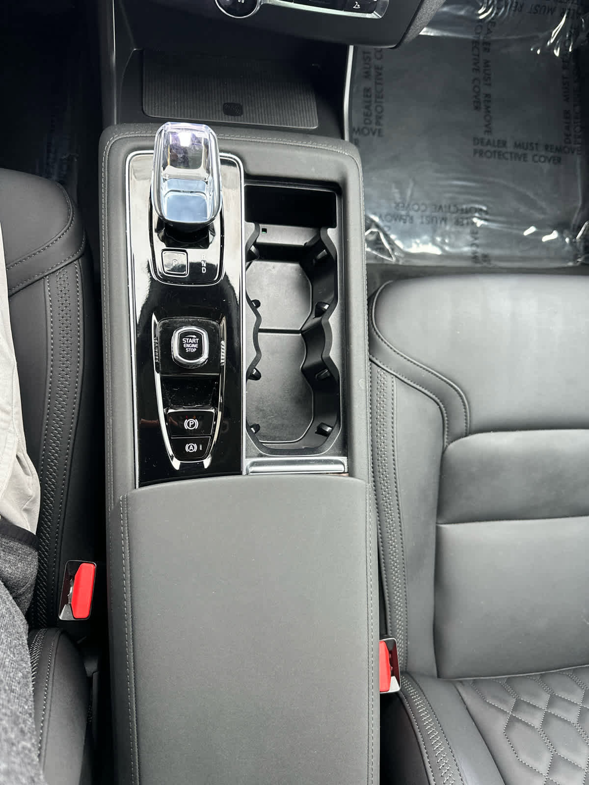 Certified 2025 Volvo XC90 B6 Plus image 23