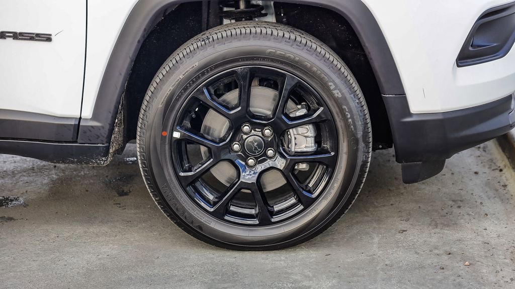 New 2026 Jeep Compass Latitude image 11