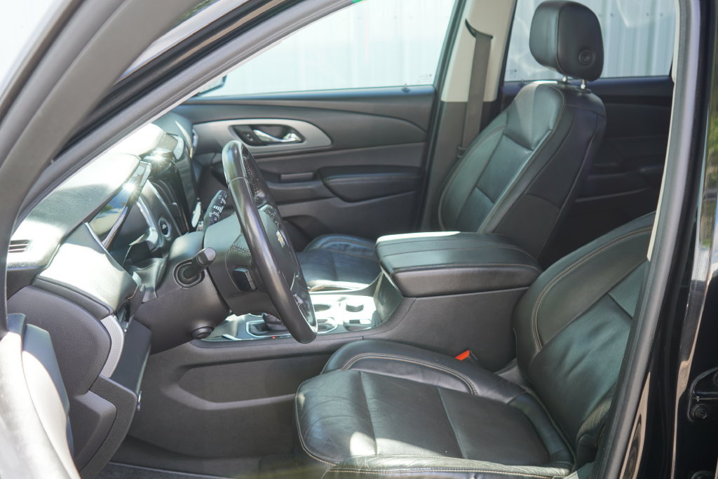 Used 2018 Chevrolet Traverse Premier w/ Redline Edition FWD image 11