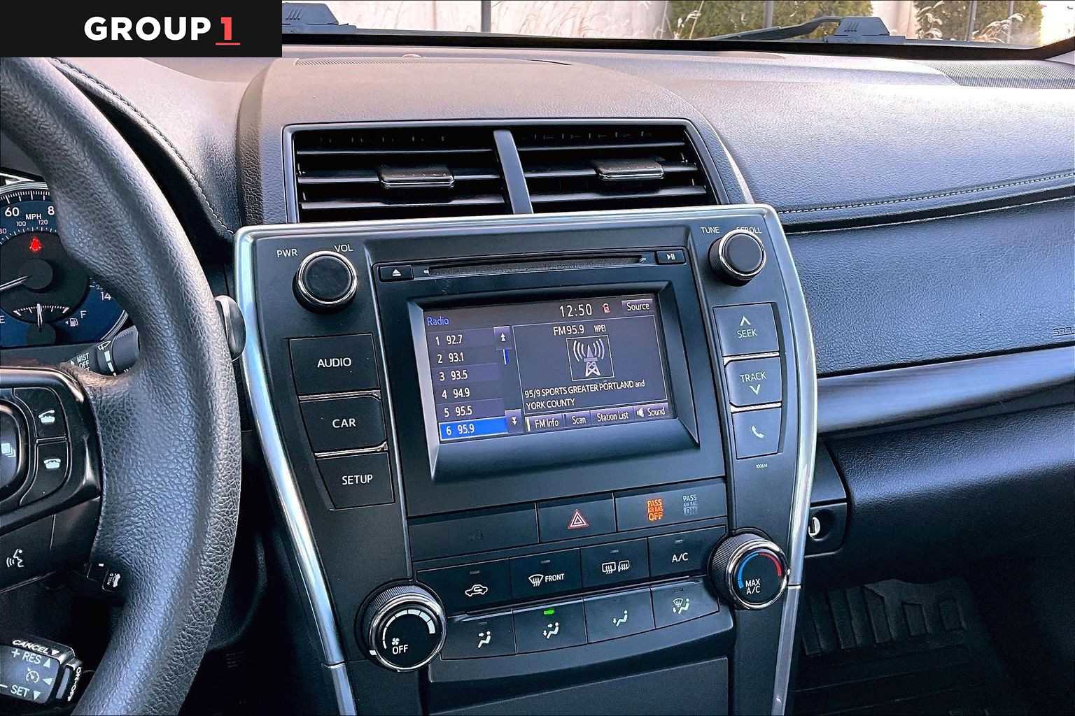 Used 2017 Toyota Camry LE image 7