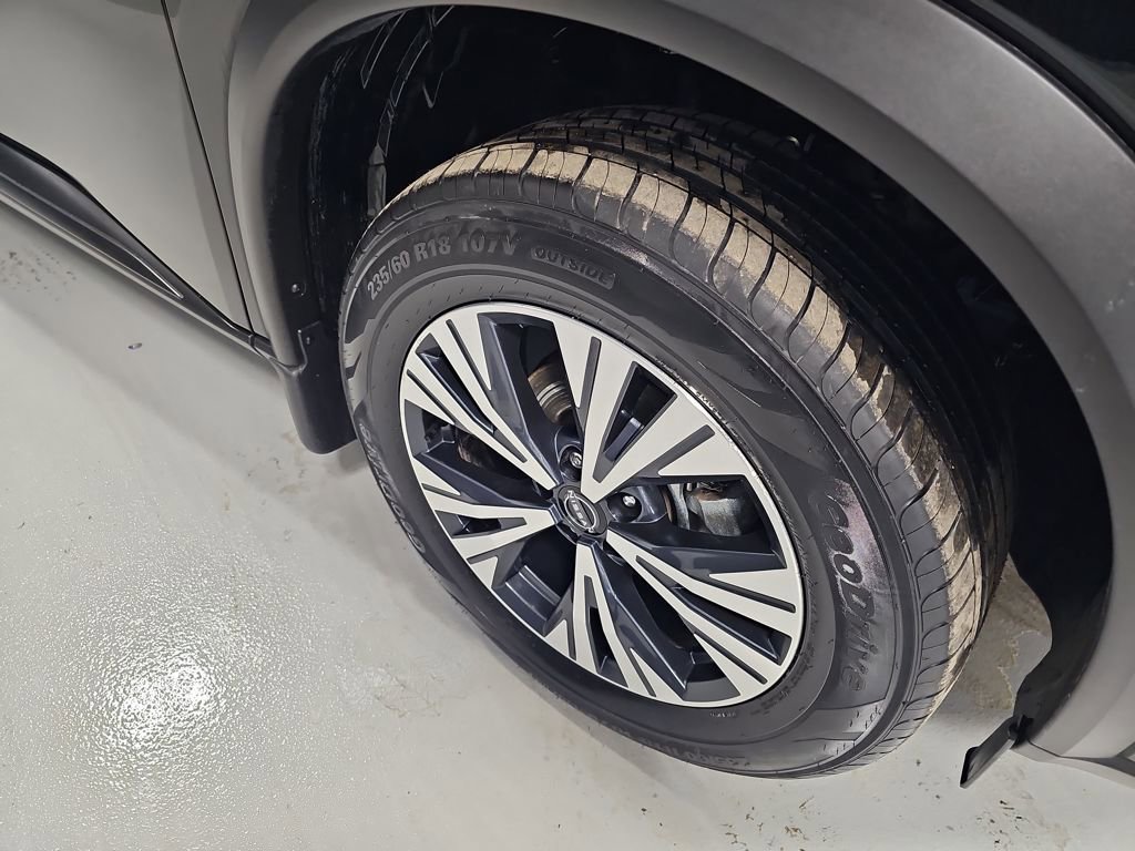 Used 2023 Nissan Rogue SV image 12