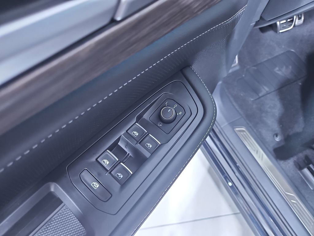 New 2026 Volkswagen Atlas SEL Premium R-Line image 11