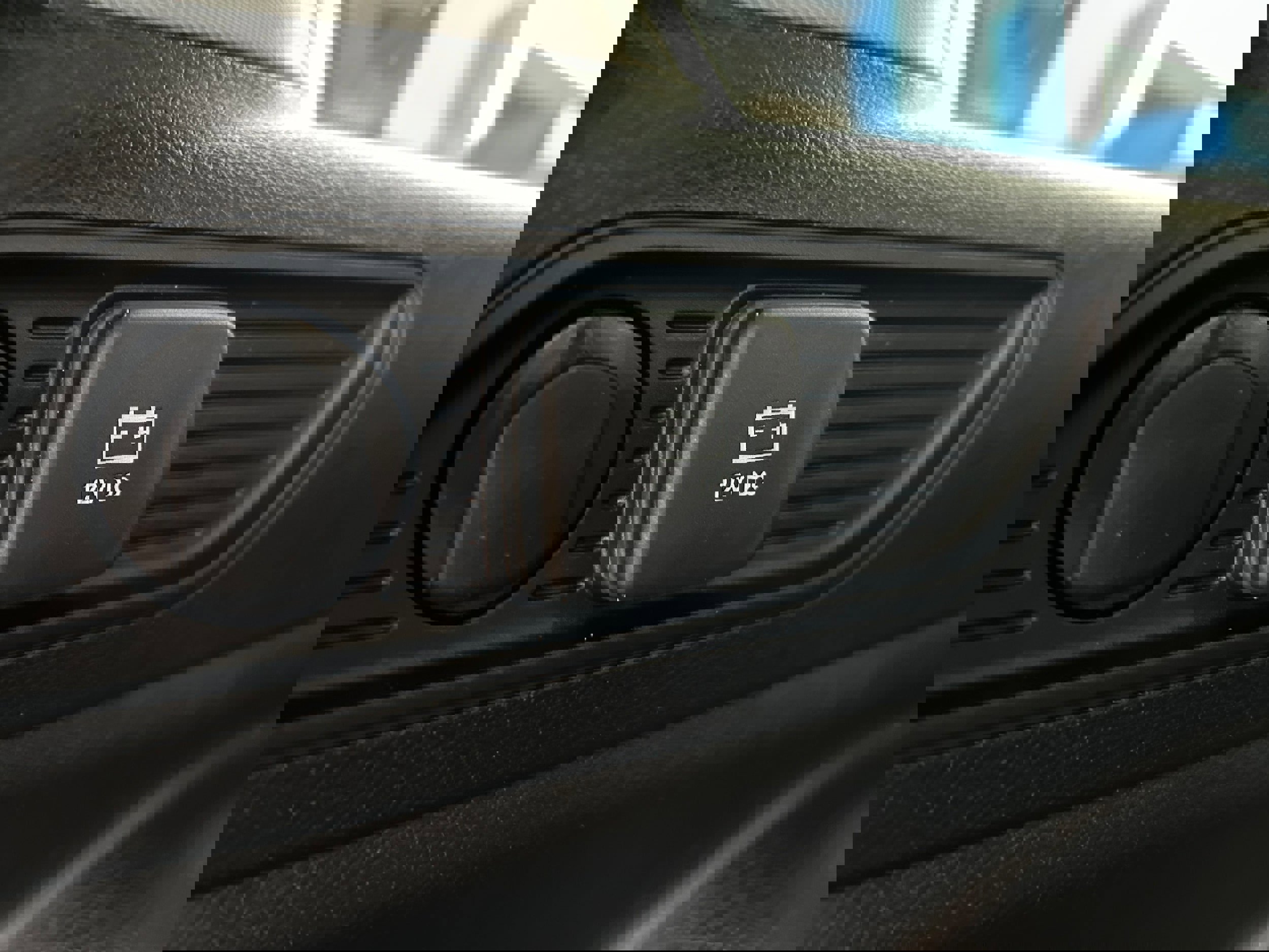 Used 2022 Jeep Grand Cherokee Limited image 8