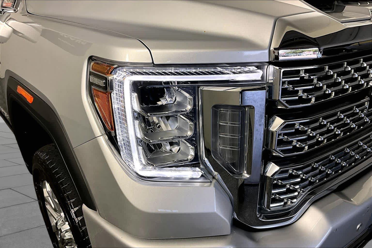 Used 2023 GMC Sierra 2500 Denali w/ Denali Ultimate Package AWD/4WD image 25