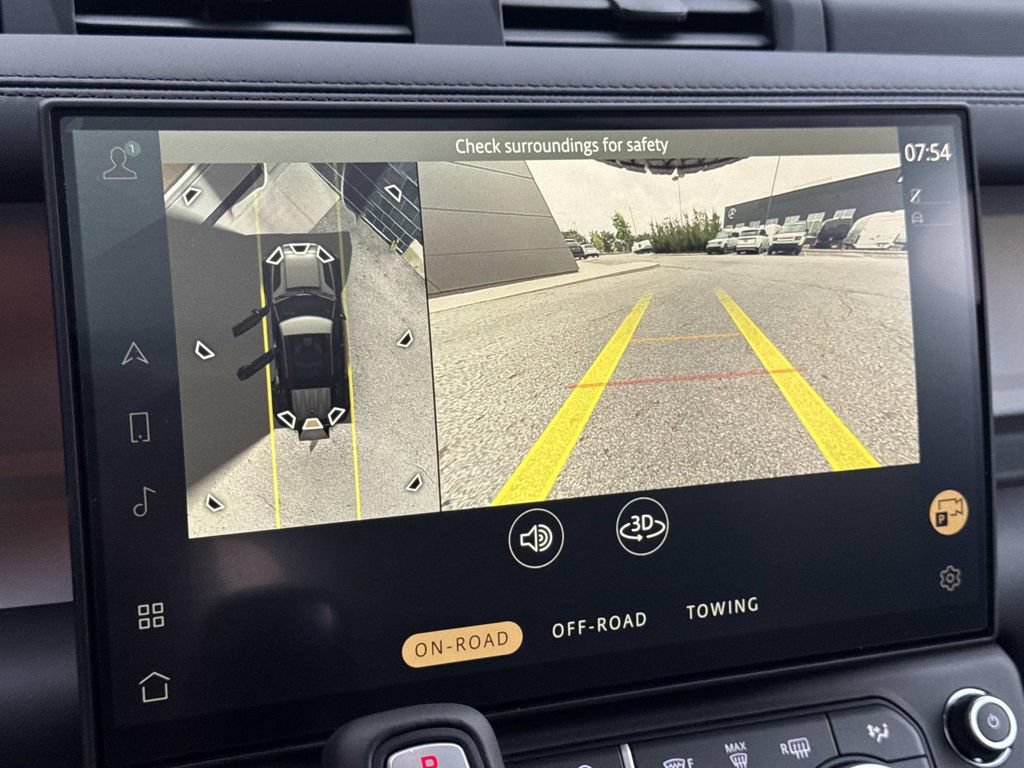 New 2026 Land Rover Defender 110 X-Dynamic SE AWD/4WD image 25
