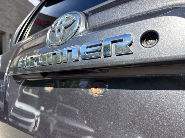 Used 2018 Toyota 4Runner SR5 AWD/4WD image 16