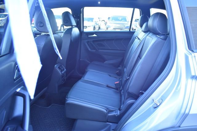 Used 2023 Volkswagen Tiguan SE R-Line image 35