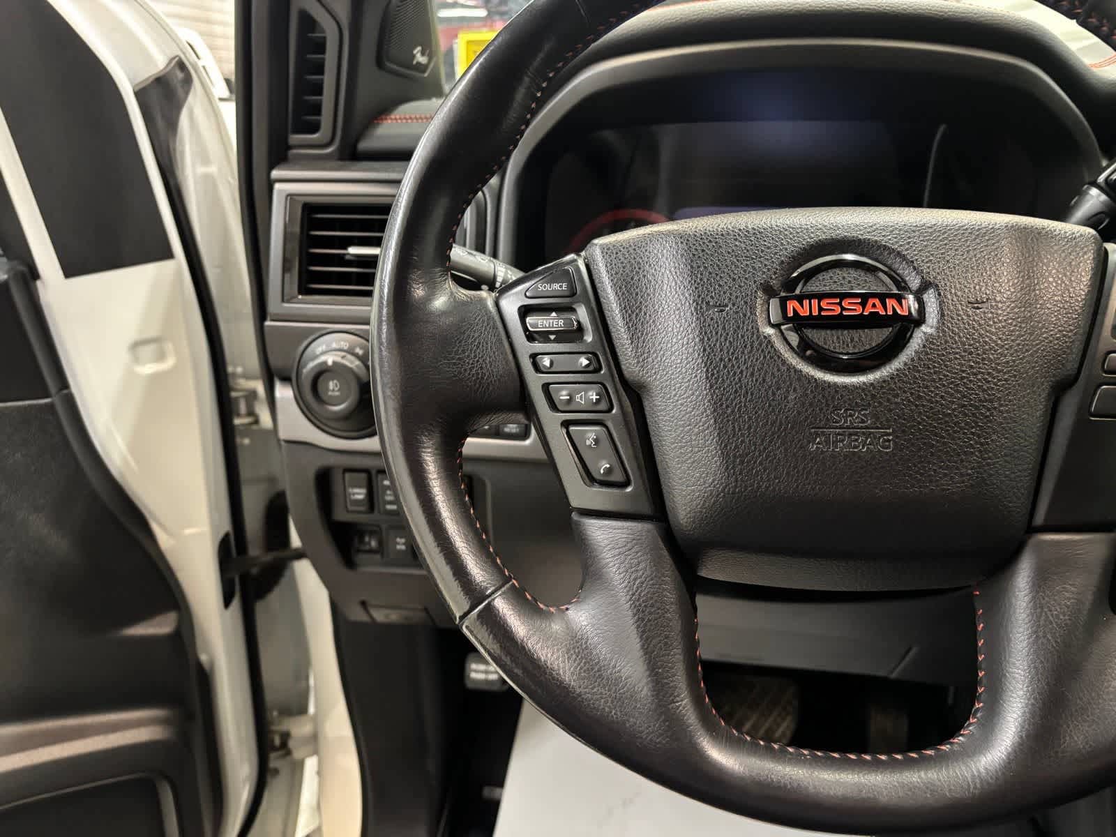 Used 2021 Nissan Titan PRO-4X w/ Pro-4x Convenience Package AWD/4WD image 13