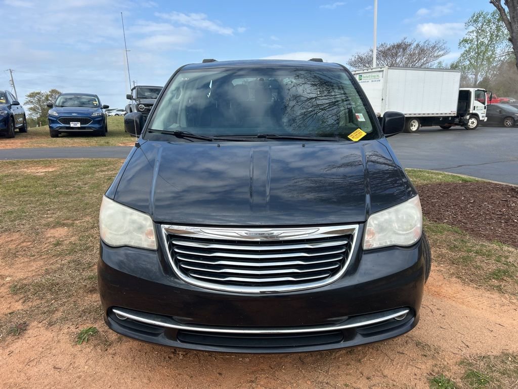 Used 2013 Chrysler Town & Country Touring image 14