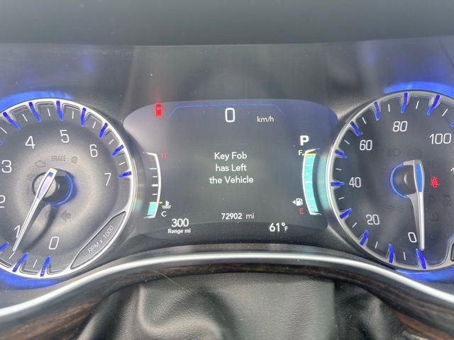 Used 2023 Chrysler Pacifica Limited image 14