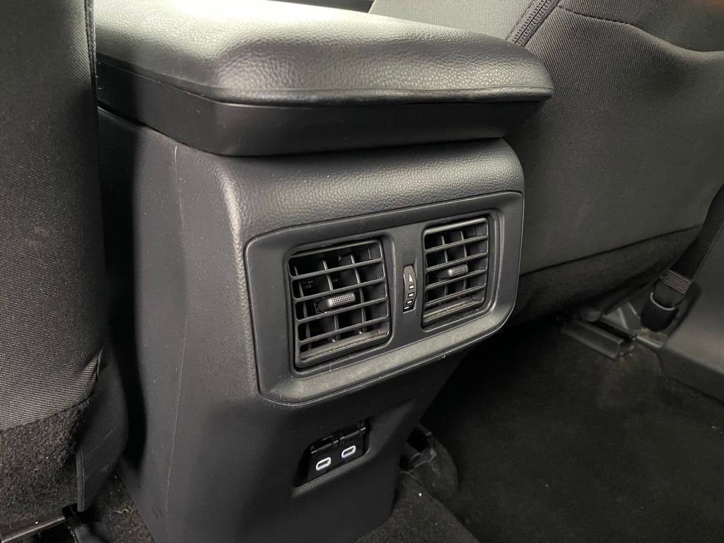 Used 2025 Toyota RAV4 XLE image 28