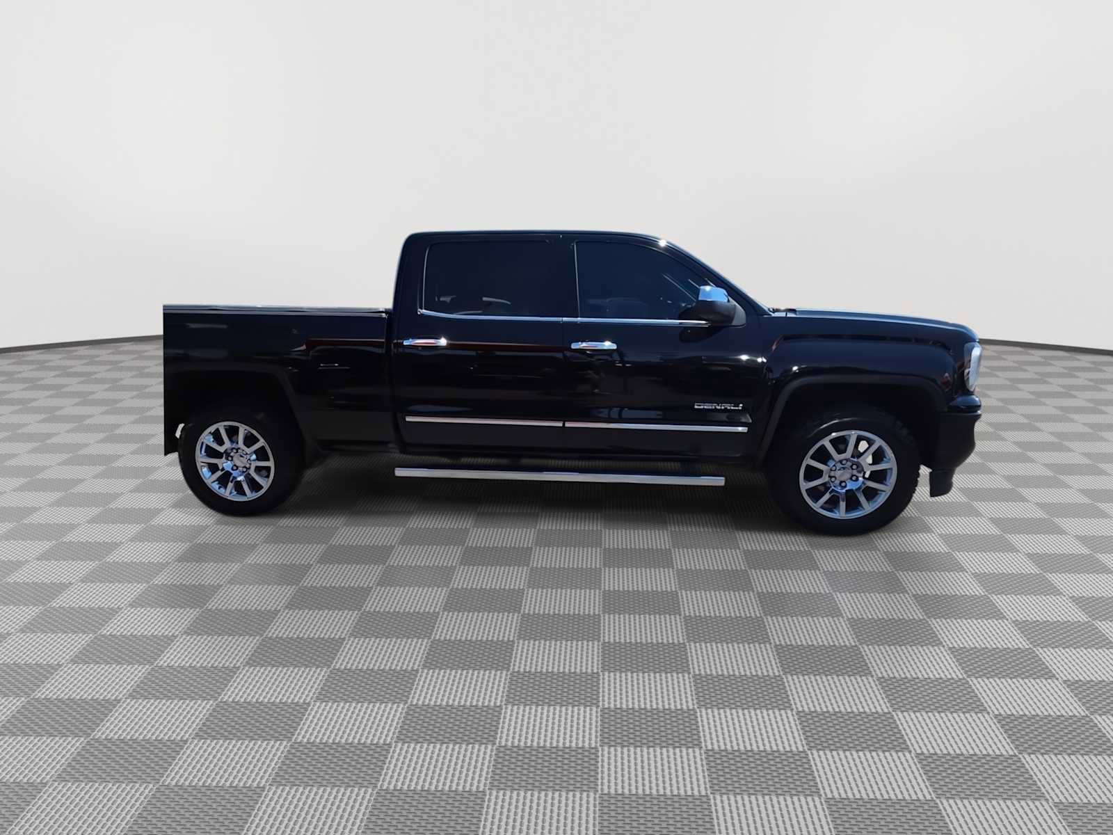 Used 2018 GMC Sierra 1500 Denali AWD/4WD image 9