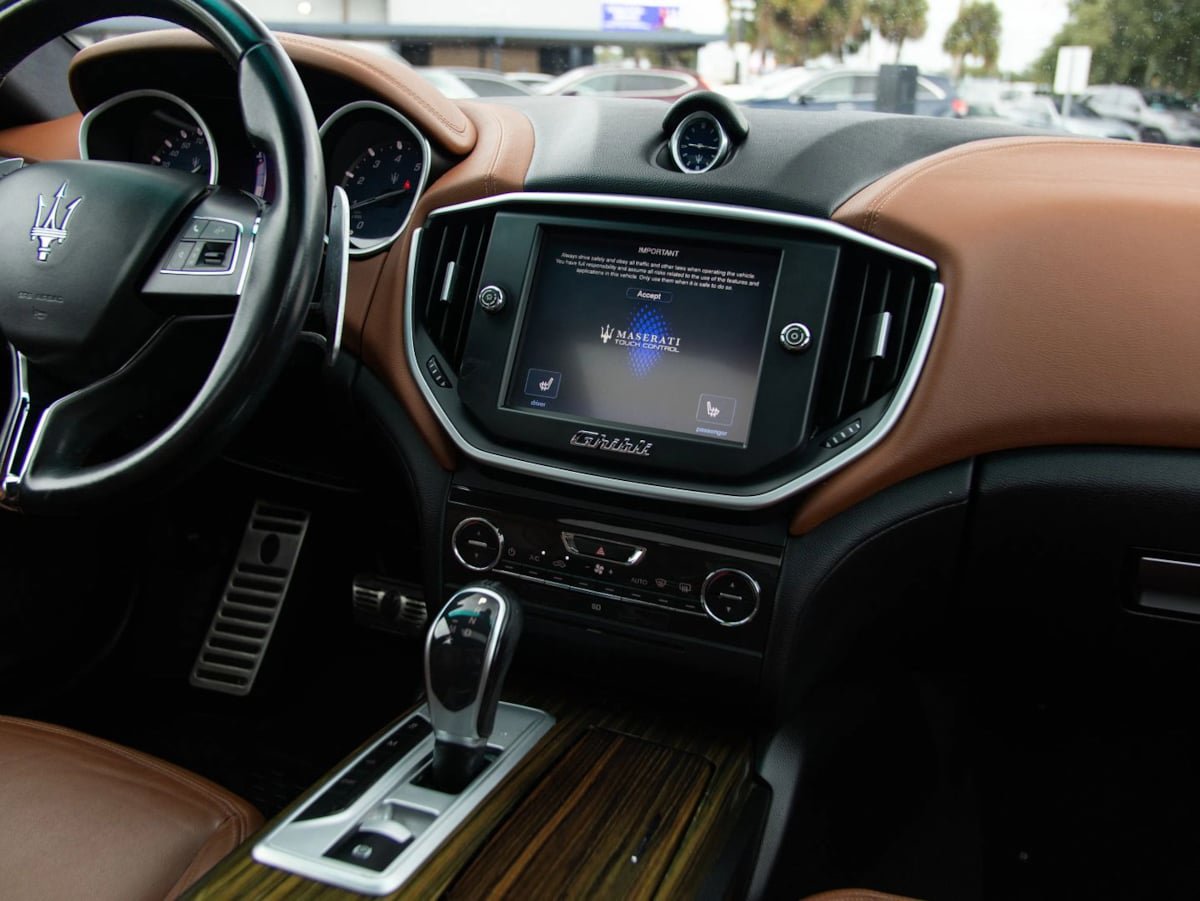 Used 2015 Maserati Ghibli S Q4 AWD/4WD image 31