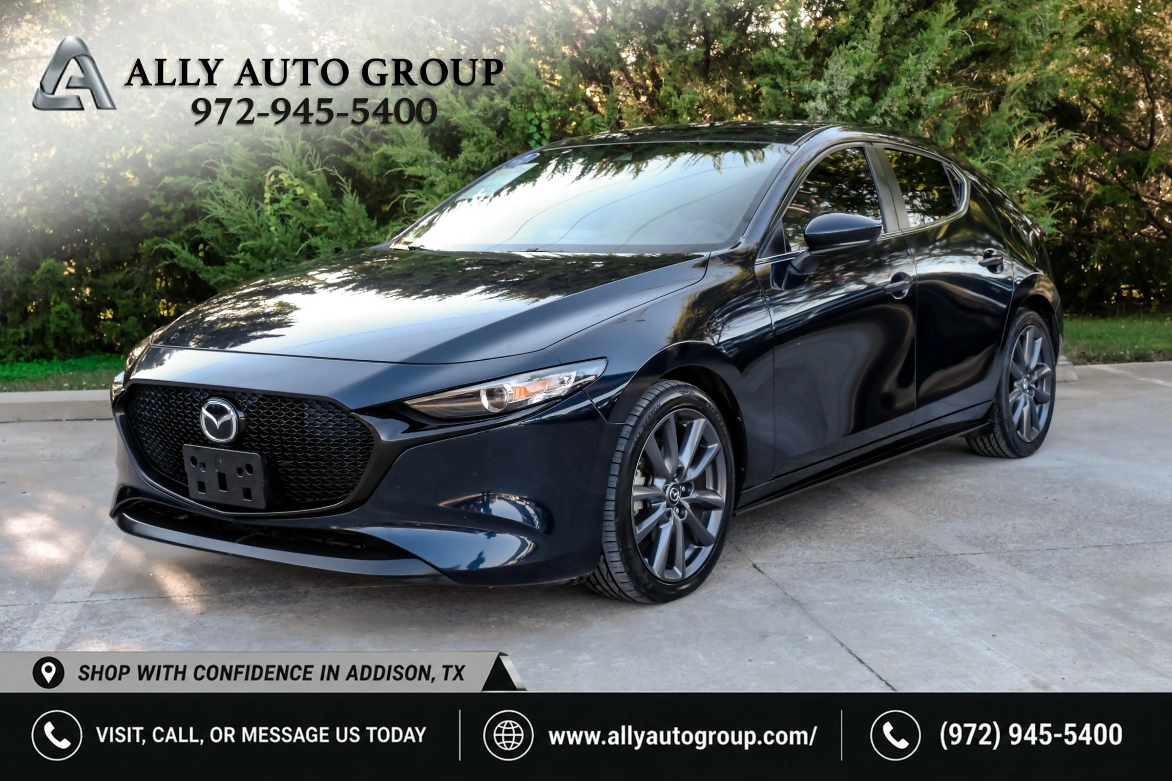Used 2020 MAZDA MAZDA3 Hatchback w/ Preferred Package FWD image 1