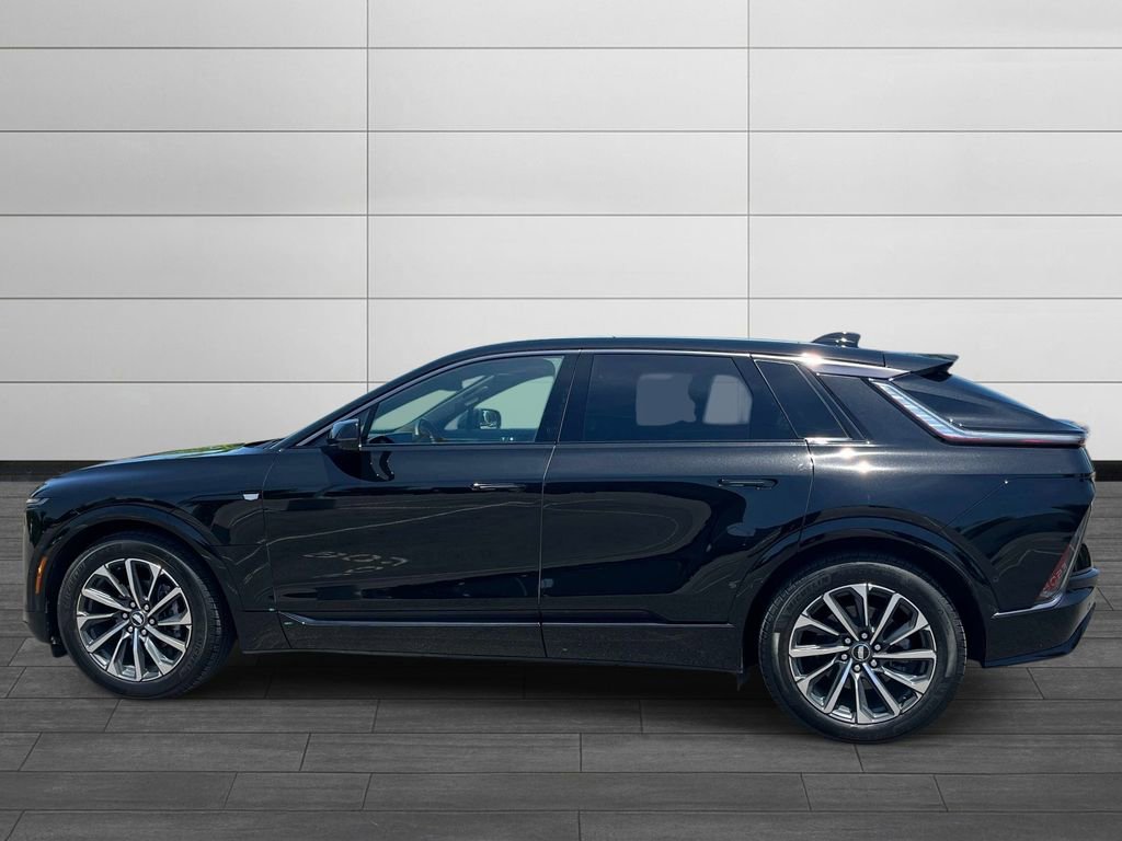 Used 2024 Cadillac Lyriq Sport RWD image 2