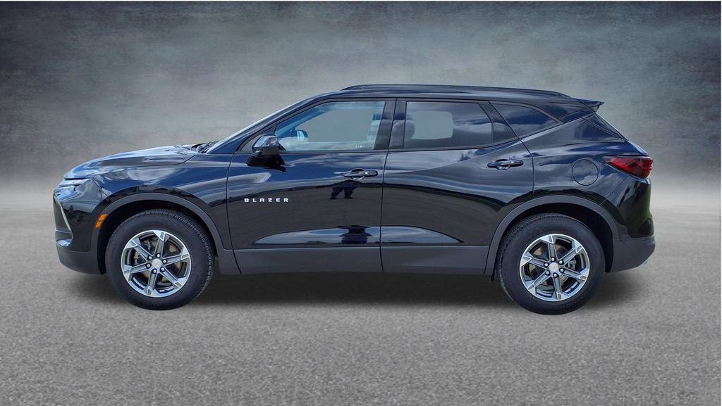 Used 2024 Chevrolet Blazer LT w/ Convenience Package FWD image 6