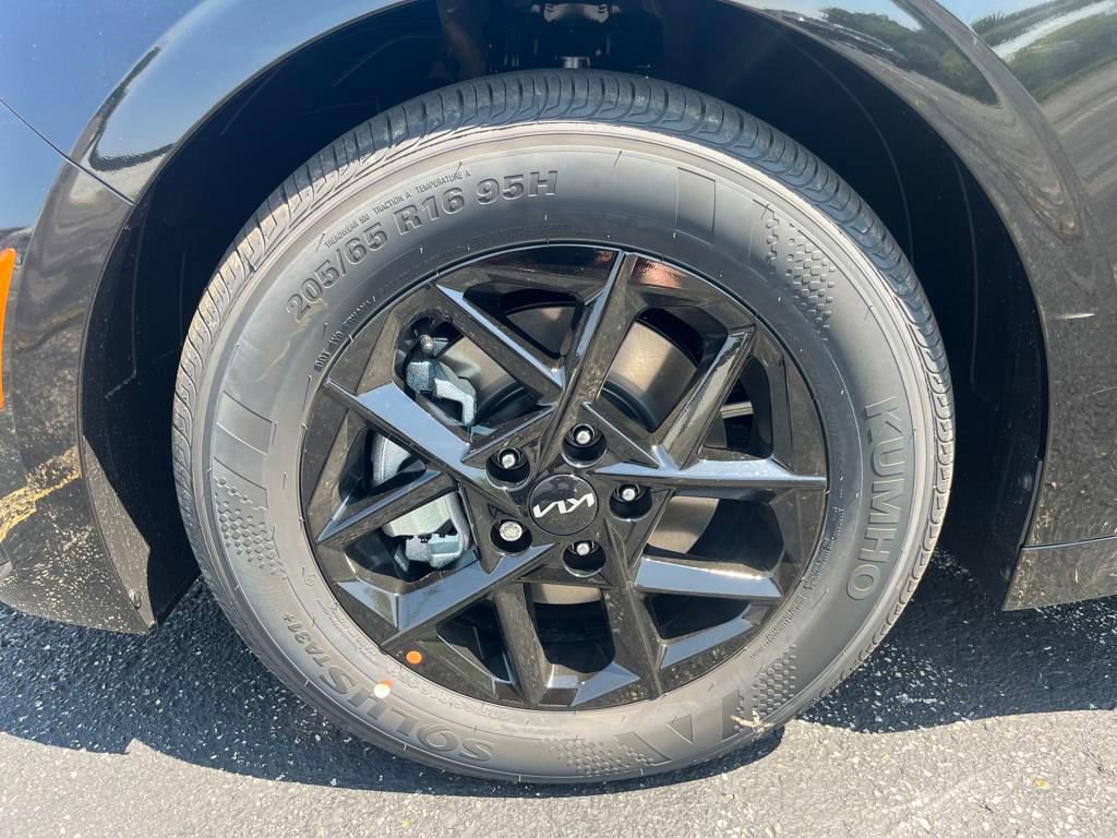 New 2026 Kia K5 LXS image 9