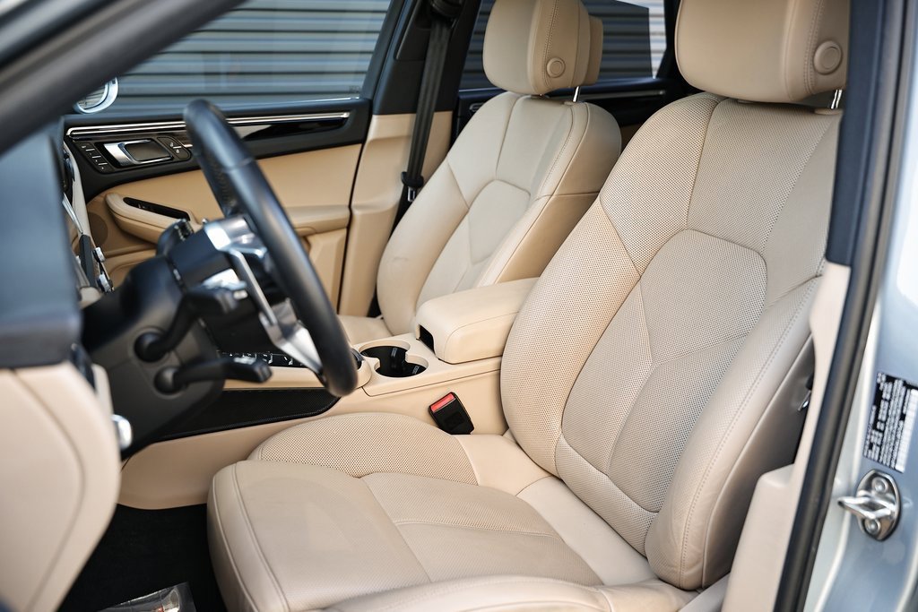 Certified 2020 Porsche Macan S image 5