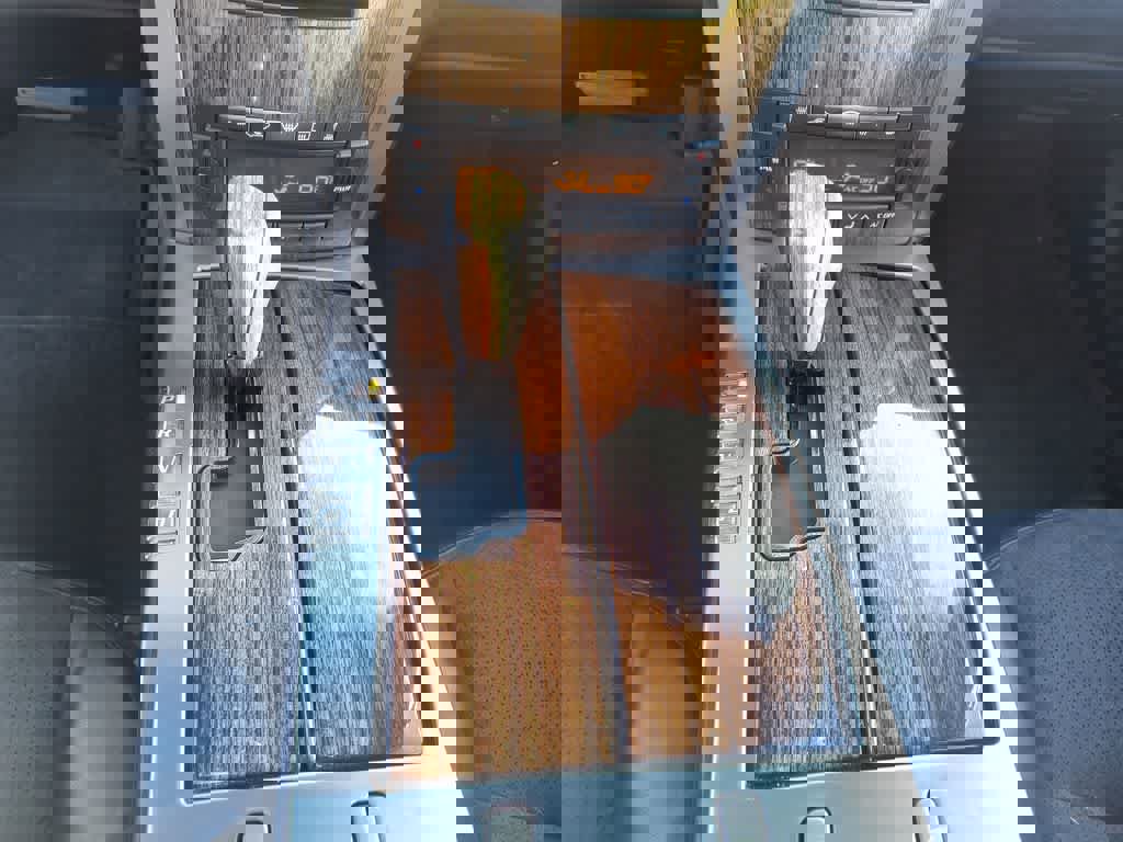 Used 2006 Cadillac XLR V image 18