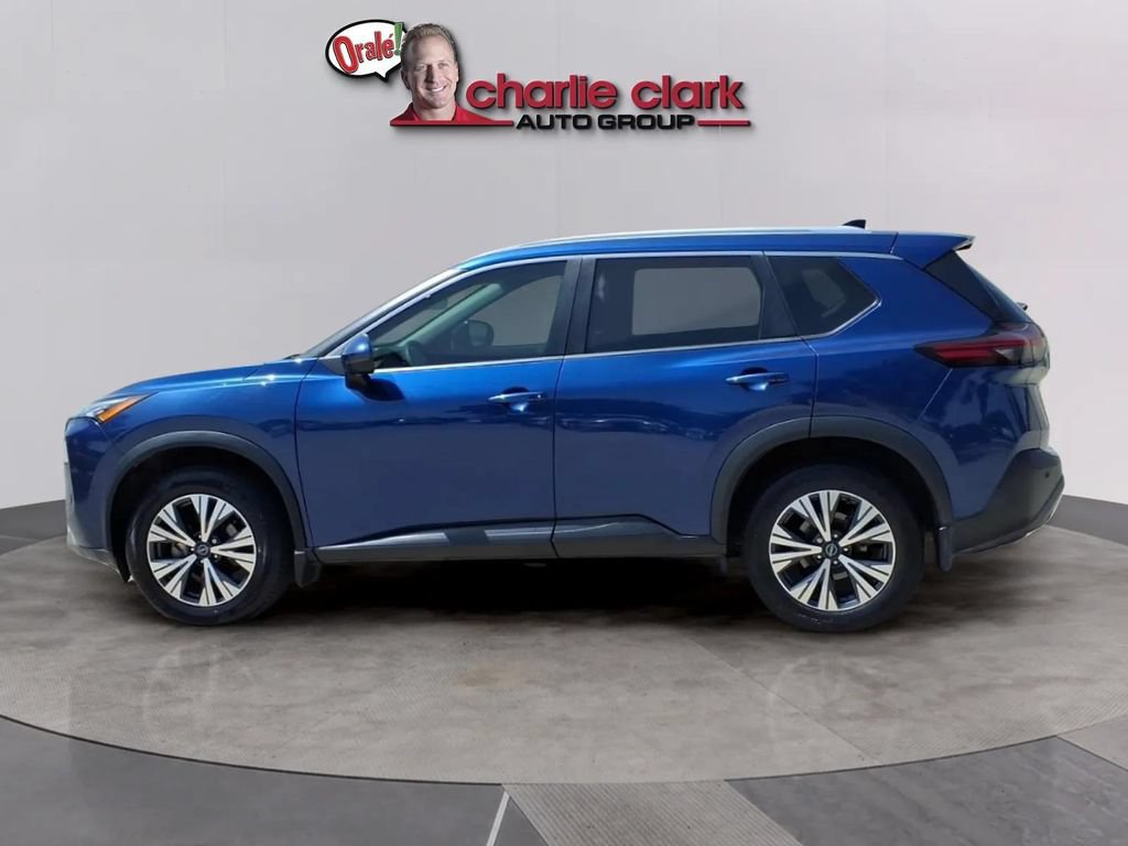 Used 2022 Nissan Rogue SV w/ SV Premium Package FWD image 2