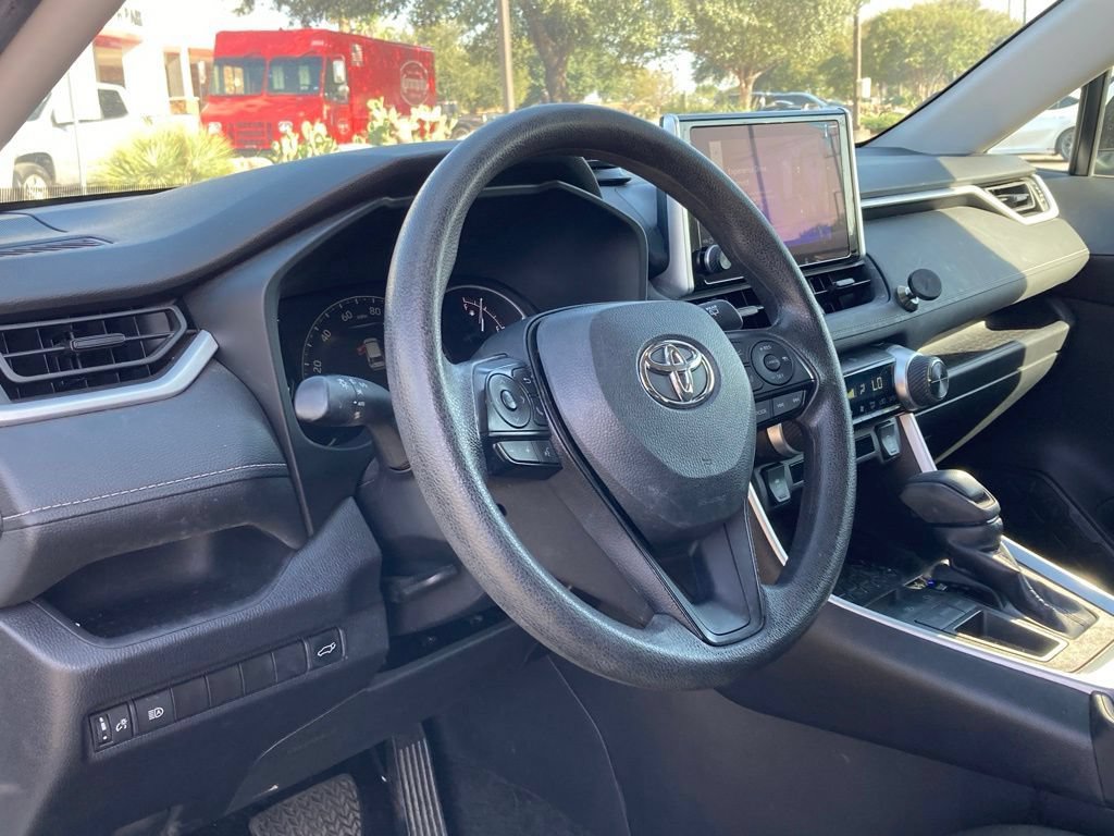 Used 2024 Toyota RAV4 XLE w/ Convenience Package FWD image 9