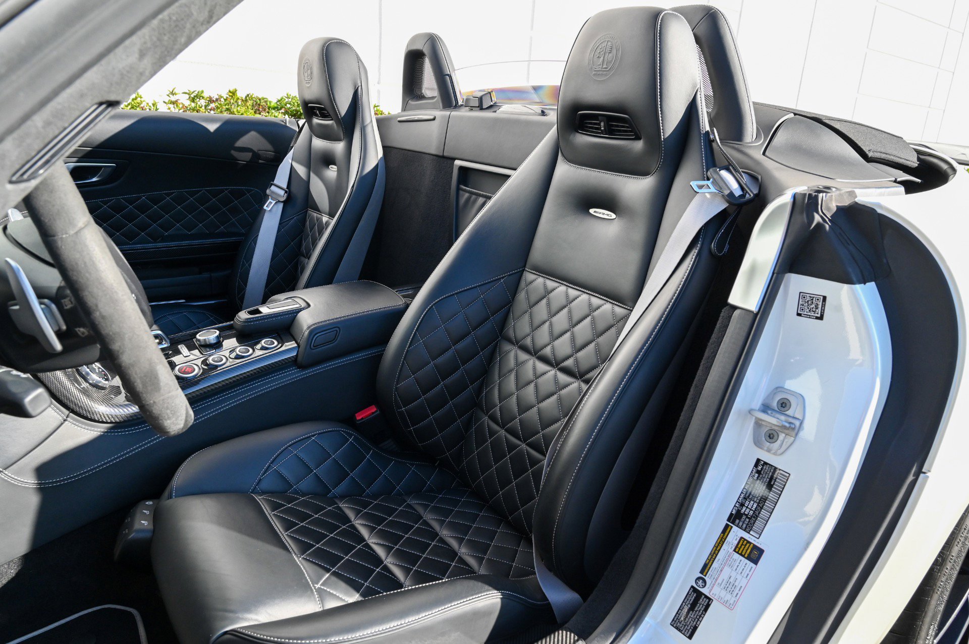 Used 2015 Mercedes-Benz SLS AMG GT Final Edition image 31