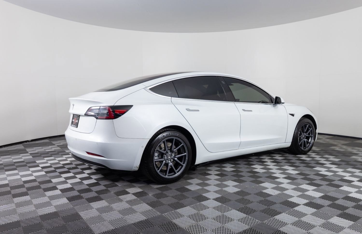 Used 2018 Tesla Model 3 Long Range image 8