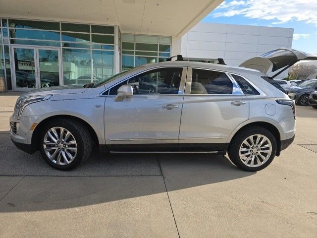Used 2018 Cadillac XT5 Platinum w/ Driver Assist Package AWD/4WD image 2