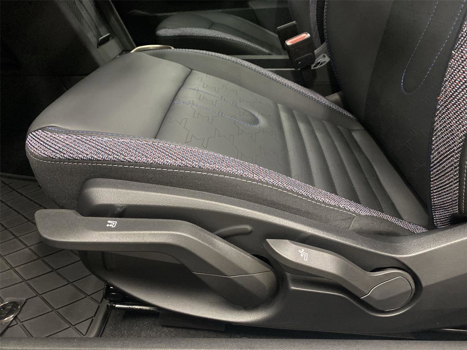 Certified 2025 MINI Cooper S image 18